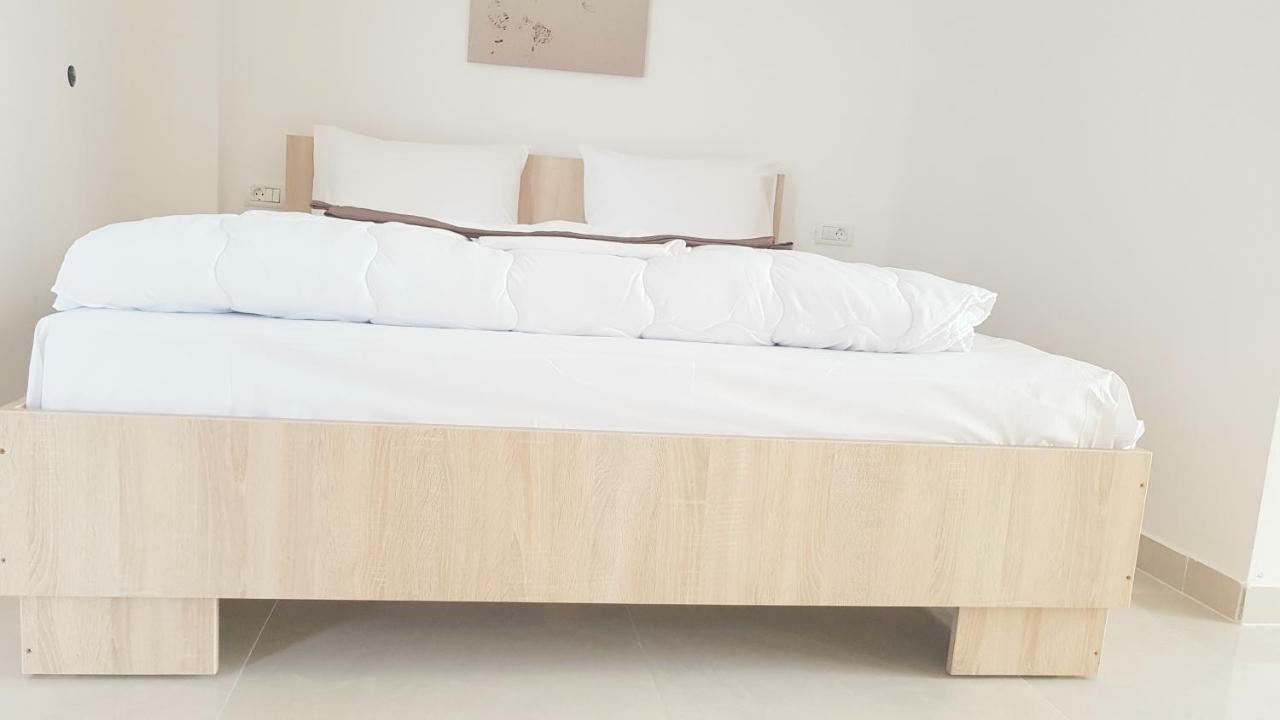 Ema Hotel Vama Veche Luaran gambar